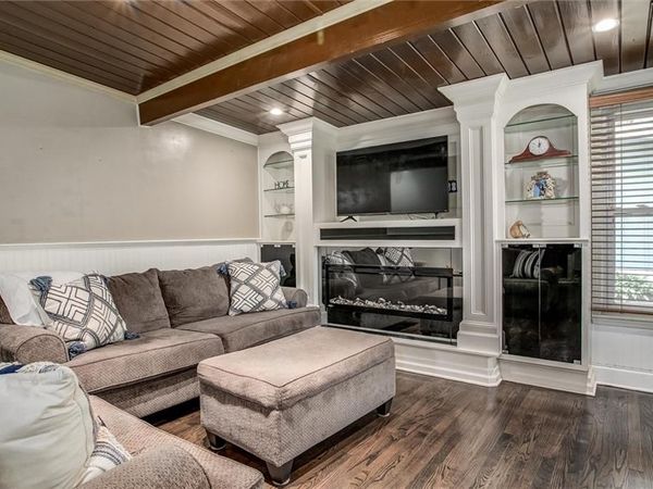 2817 Collin Street, Independence, MO 64052