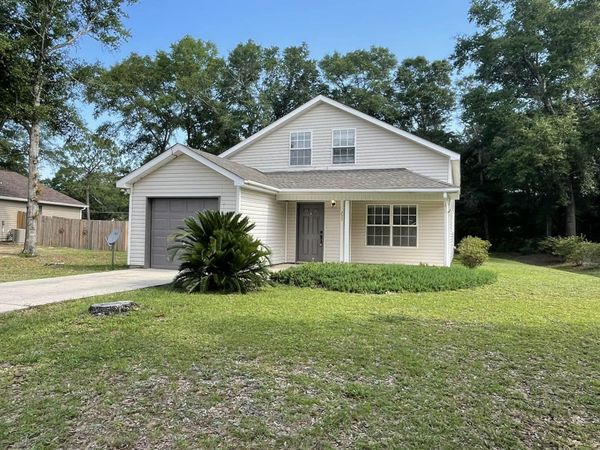 233 Timber Wind Drive, DeFuniak Springs, FL 32433