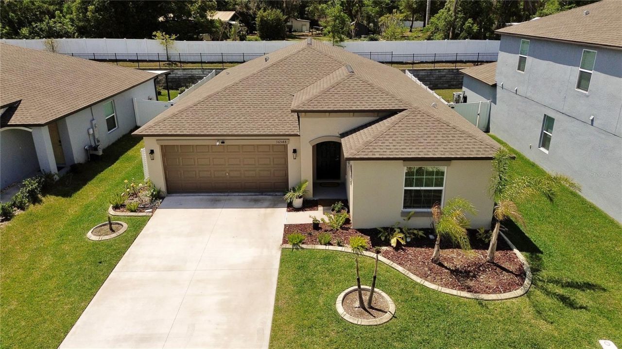 36548 Garden Wall Way, Zephyrhills, FL 33541 Photo