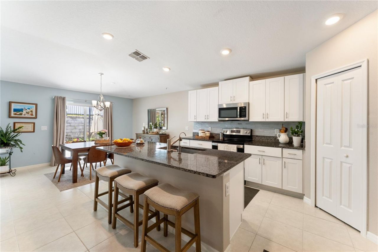 36548 Garden Wall Way, Zephyrhills, FL 33541 Photo