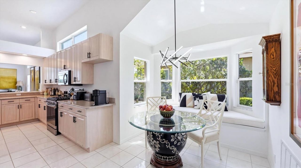 8009 Hampton Court, University Park, FL 34201 Photo