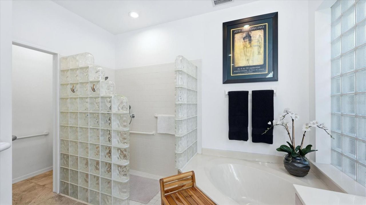 8009 Hampton Court, University Park, FL 34201 Photo