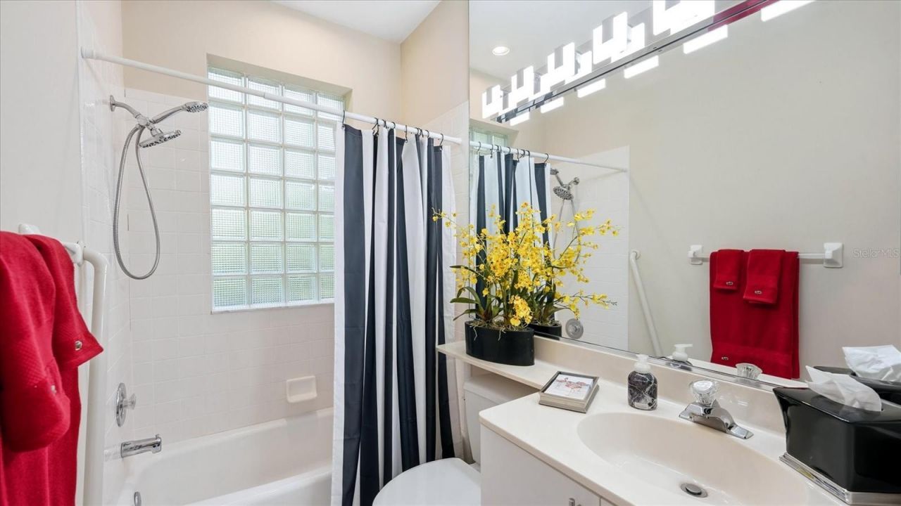 8009 Hampton Court, University Park, FL 34201 Photo