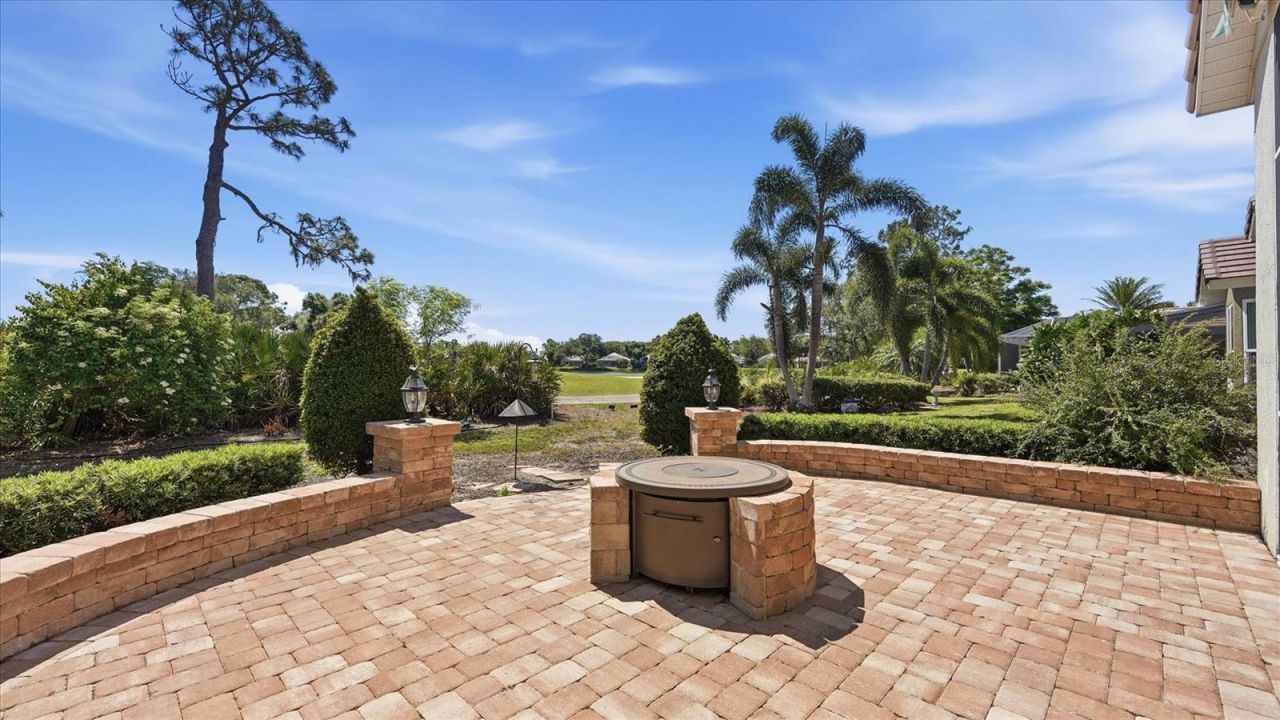 8009 Hampton Court, University Park, FL 34201 Photo