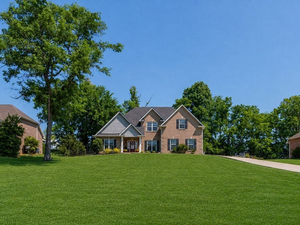 1028 Proud Eagle Dr, Eagleville, TN 37060