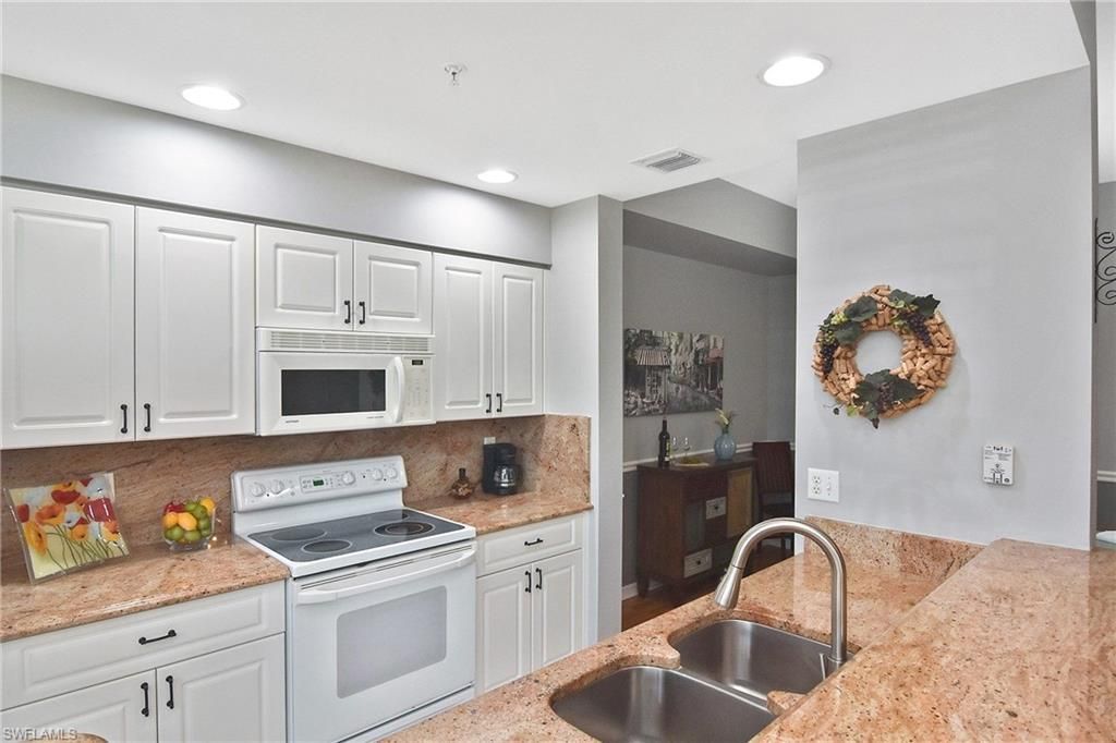 8076 Queen Palm Ln, Unit 412, Fort Myers, FL 33966 Photo