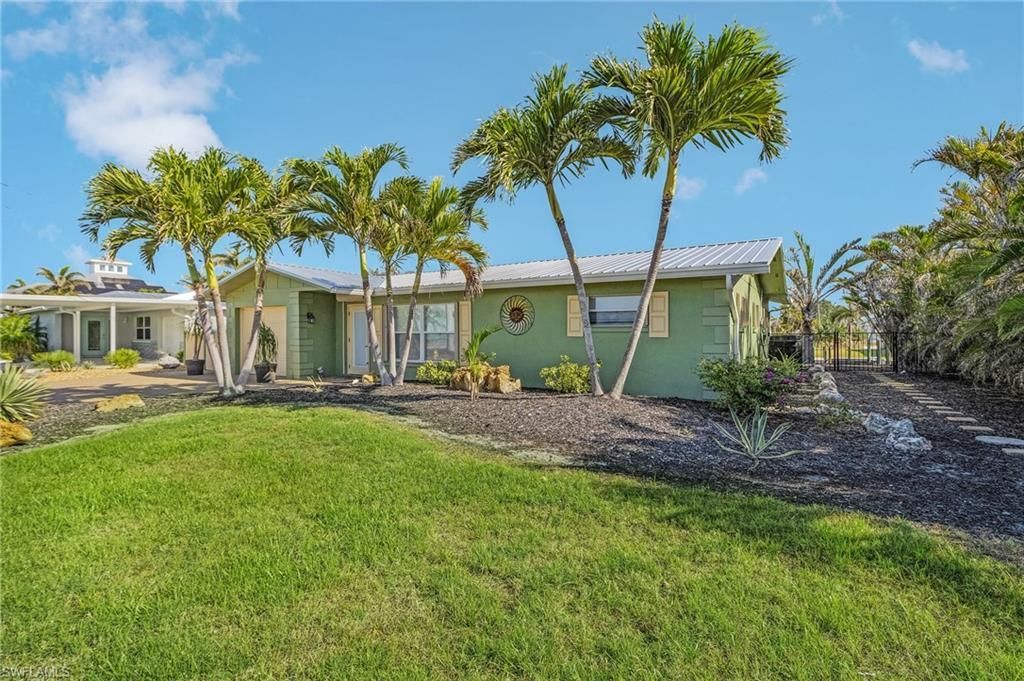 3664 Bayview Ave, Saint James City, FL 33956 Photo