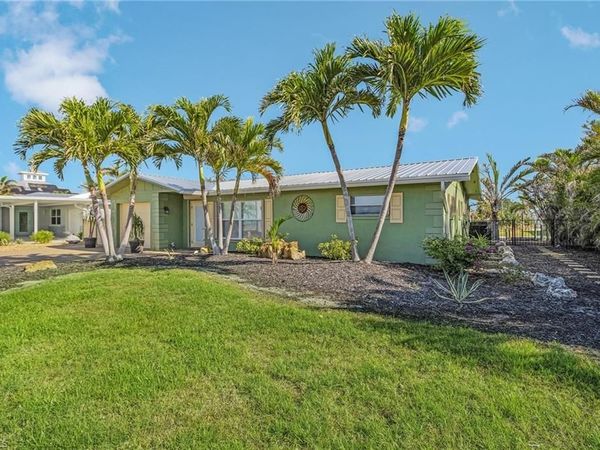 3664 Bayview AVE , ST. JAMES CITY, FL 33956