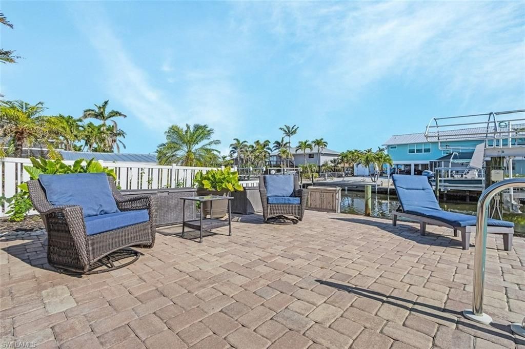 3664 Bayview Ave, Saint James City, FL 33956 Photo