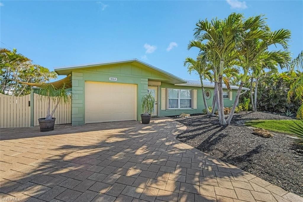 3664 Bayview Ave, Saint James City, FL 33956 Photo
