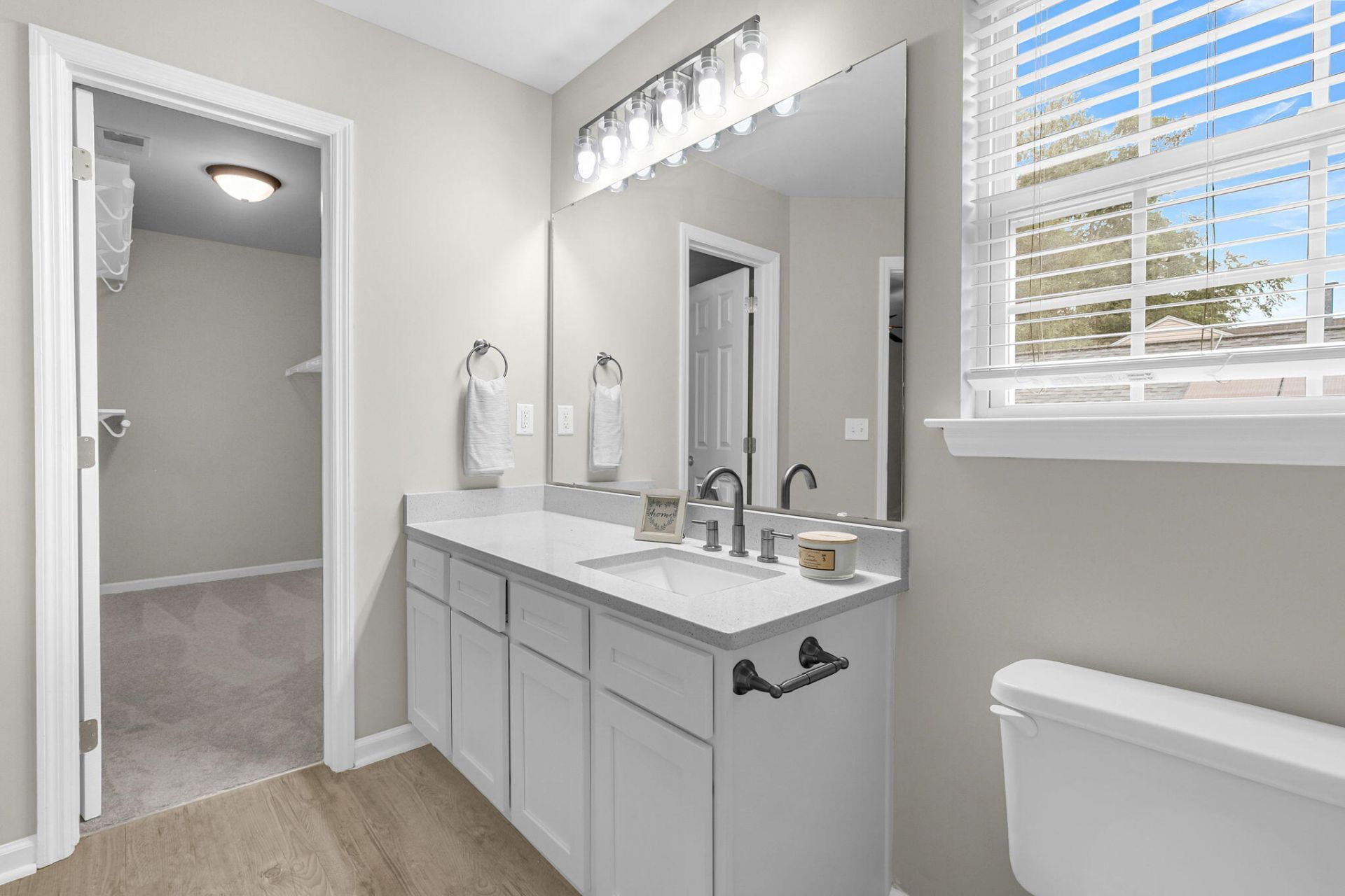 406 Arbor Oaks Drive Photo 26