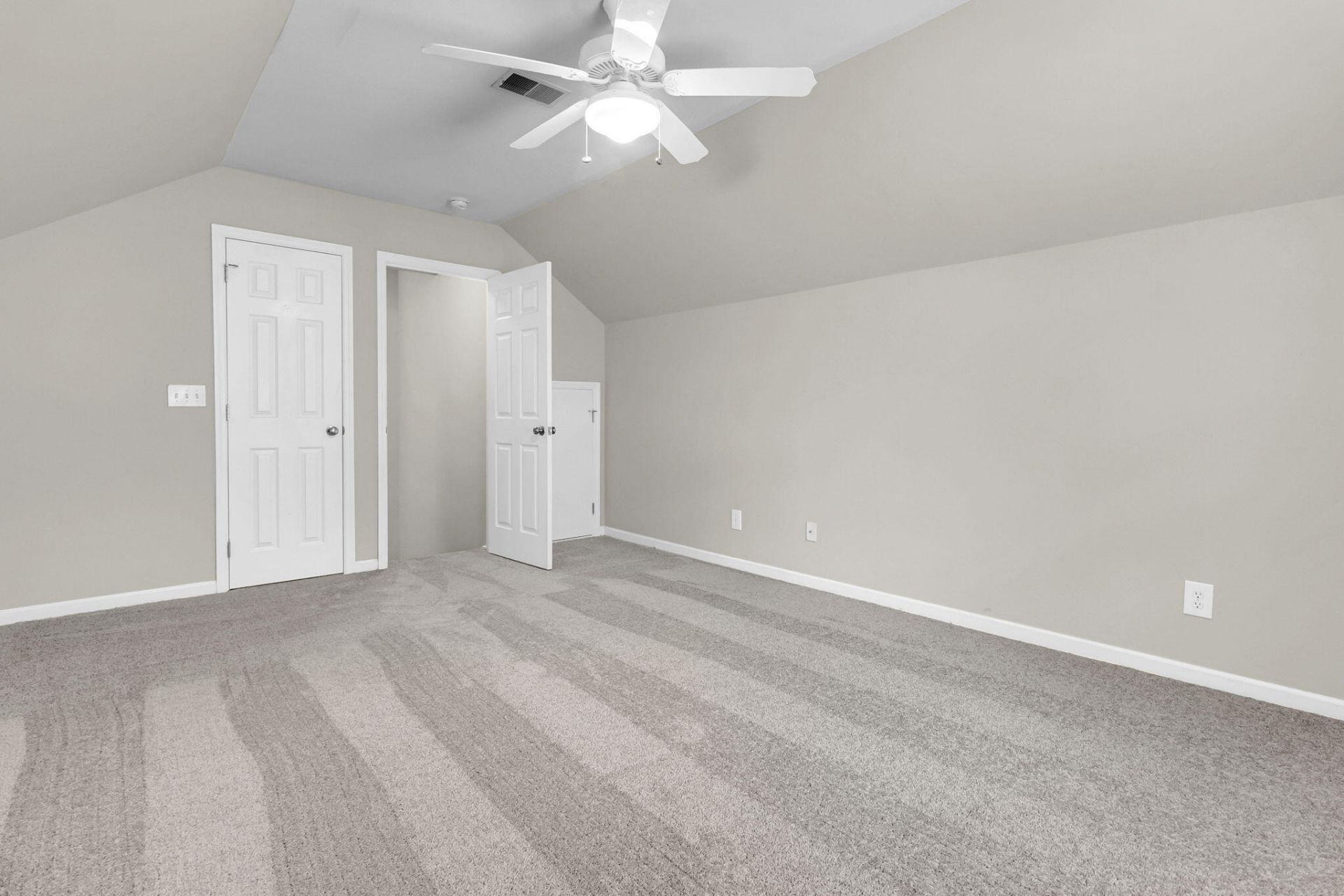 406 Arbor Oaks Drive Photo 32