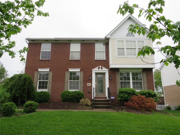 392 Pine Ridge Dr, Venetia, PA 15367