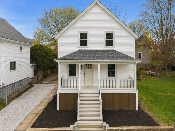 14 Bolton Rd, Dartmouth, MA 02748