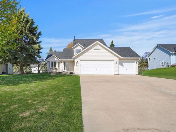 3473 Sunbury Drive, Woodbury, MN 55125