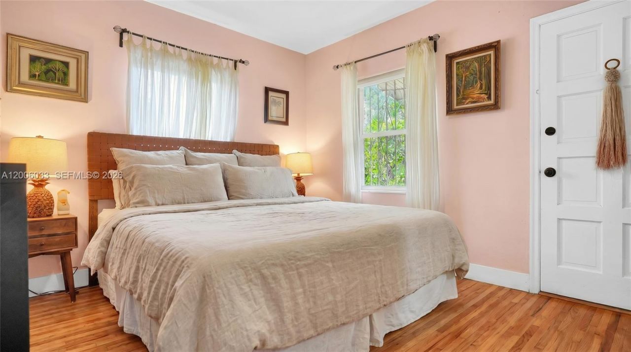 4401 SW 16th St , Miami, FL 33134 Photo