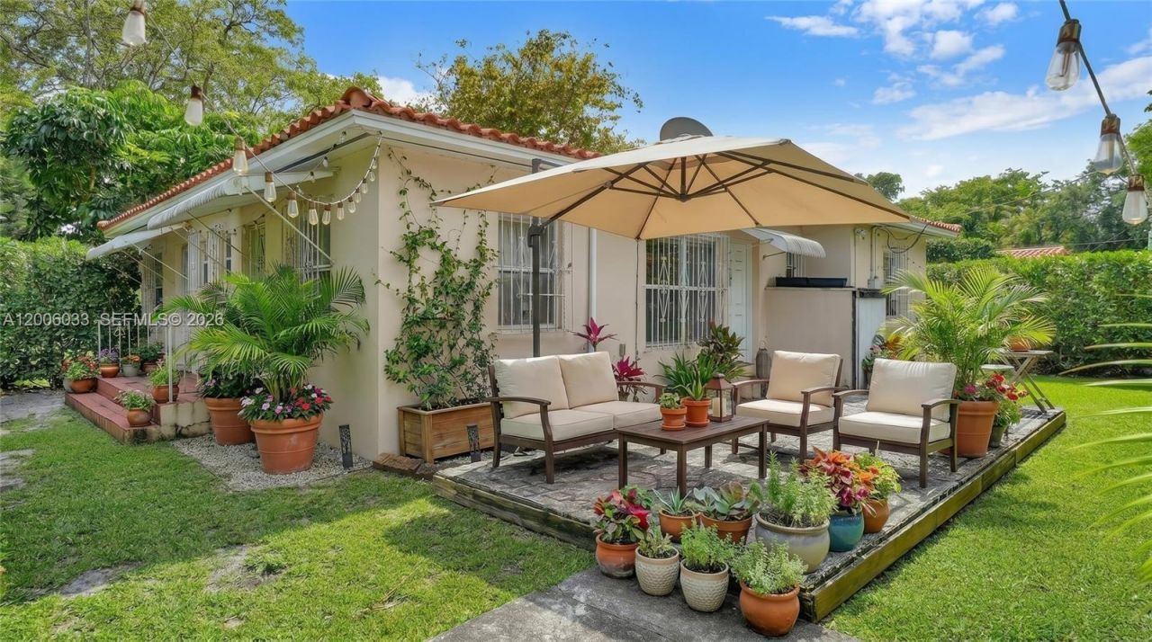 4401 SW 16th St , Miami, FL 33134 Photo