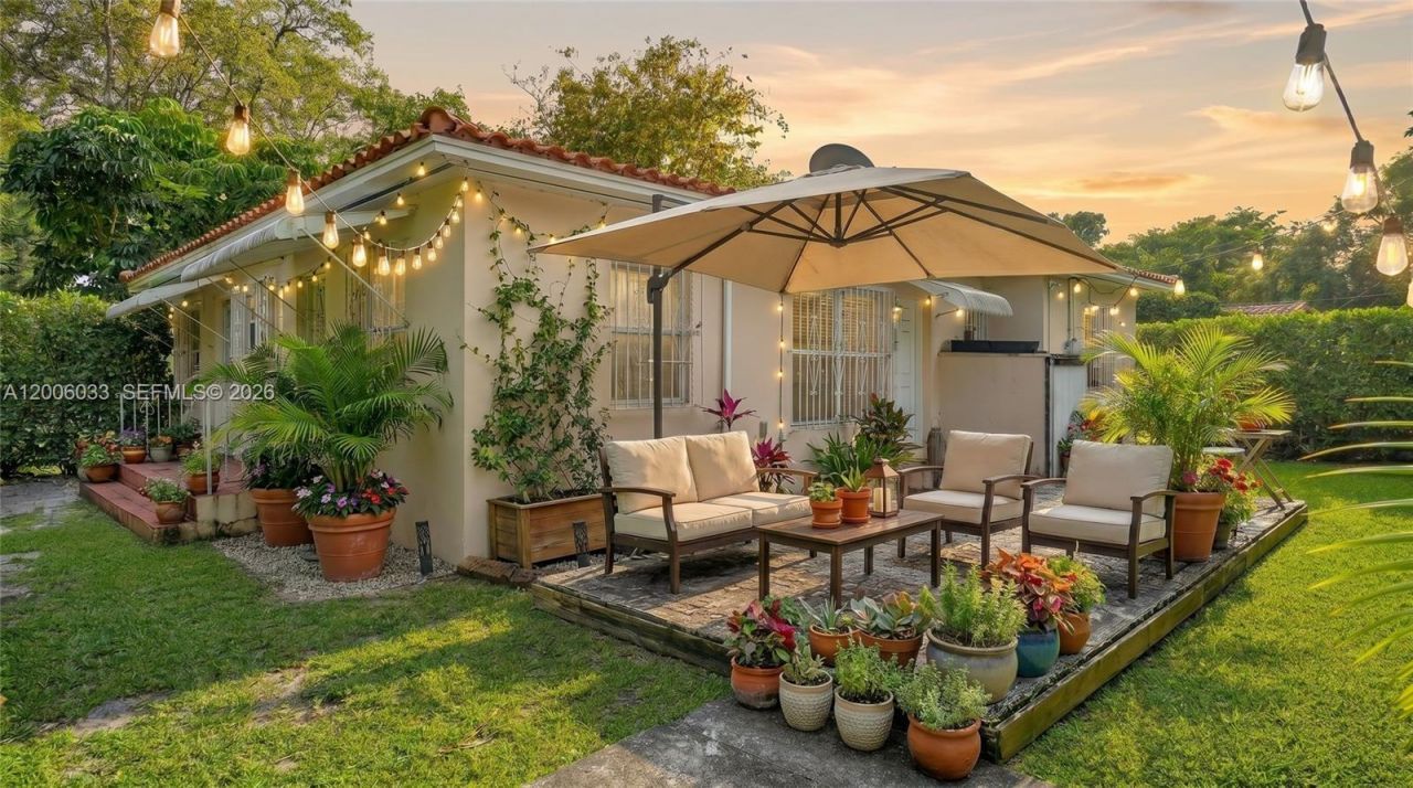 4401 SW 16th St , Miami, FL 33134 Photo