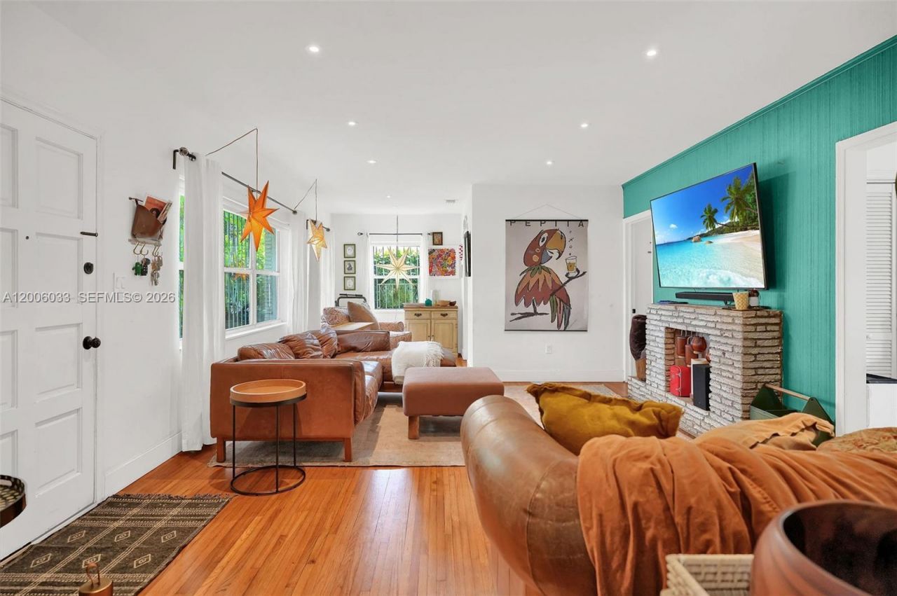 4401 SW 16th St , Miami, FL 33134 Photo