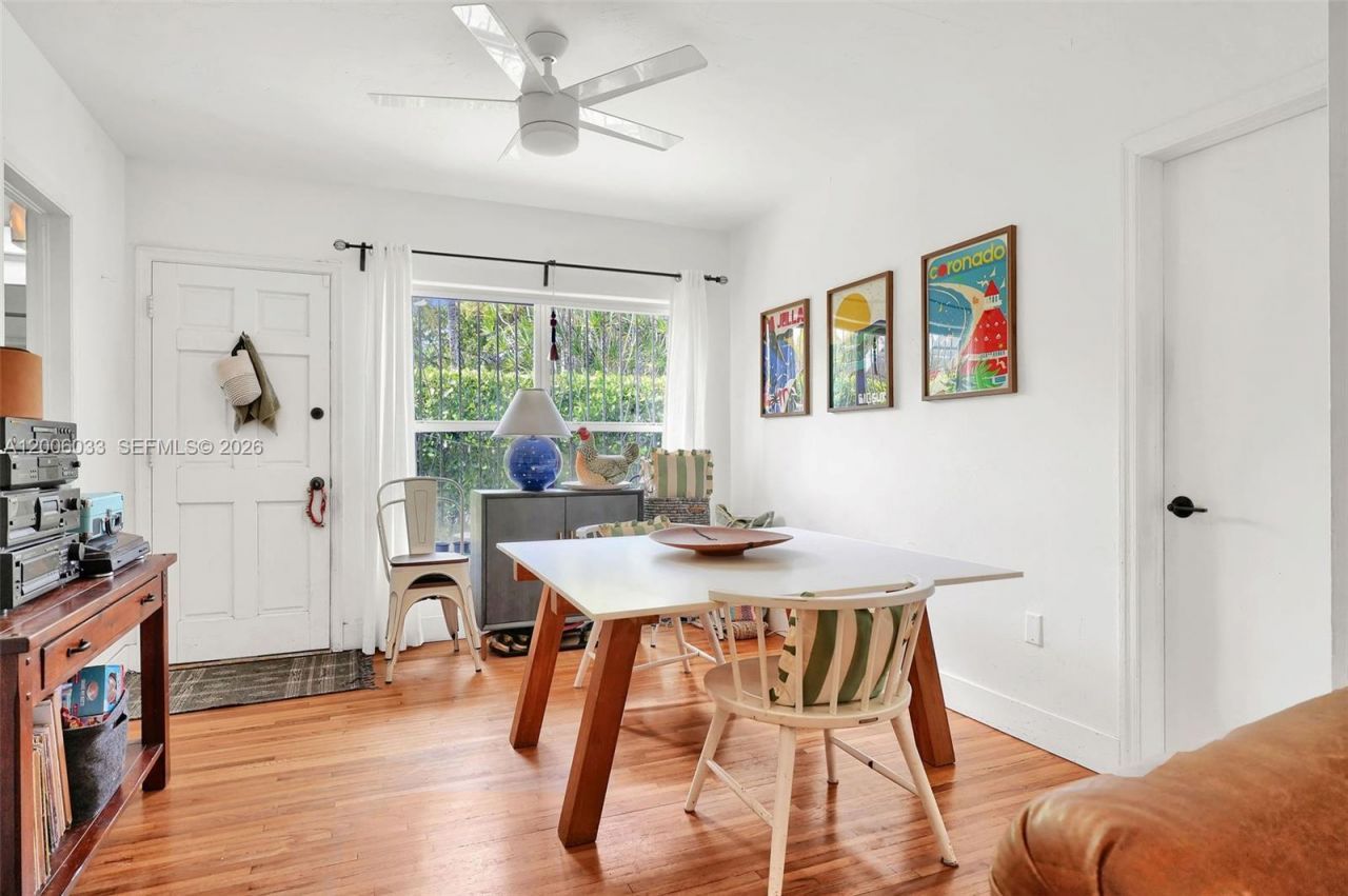 4401 SW 16th St , Miami, FL 33134 Photo