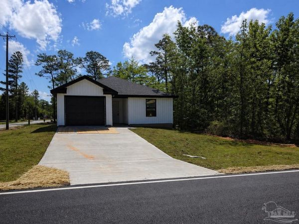 2996 N 13th Ave, Milton, FL 32583