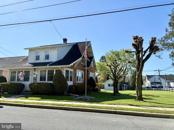 24 E HIGH STREET , TOPTON, PA 19562