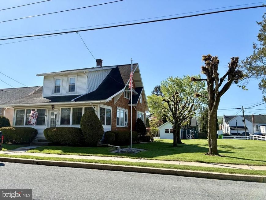 24 E High Street, Topton, PA 19562 Main Photo