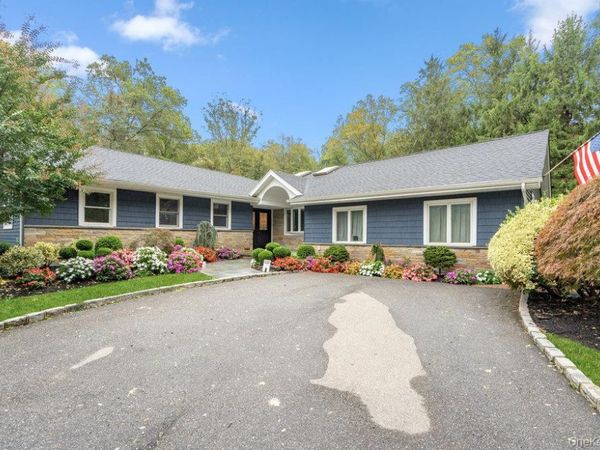 14 S Hollow Road , Dix Hills, NY 11746