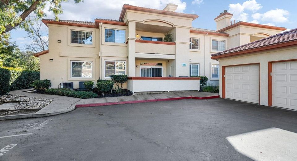 7063 Dublin Meadows St #e, Unit E, Dublin, CA 94568 Photo