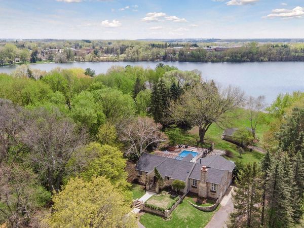 994 Wagon Wheel Trail, Mendota Heights, MN 55120