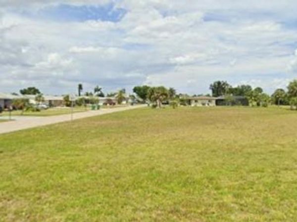 1 GOLFVIEW ROAD S, ROTONDA WEST, FL 33947