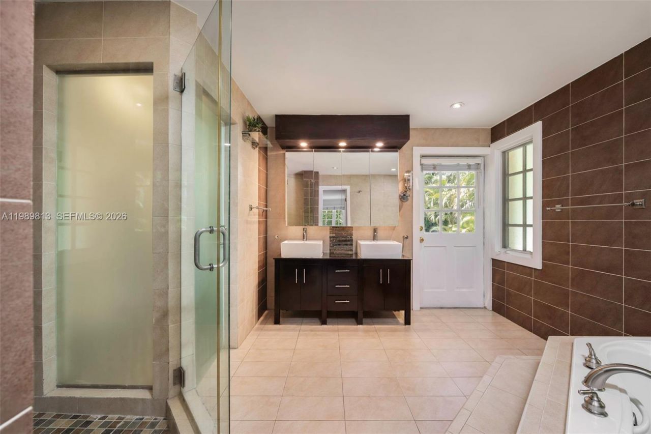 4206 Alhambra Cir, Coral Gables, FL 33146 Photo