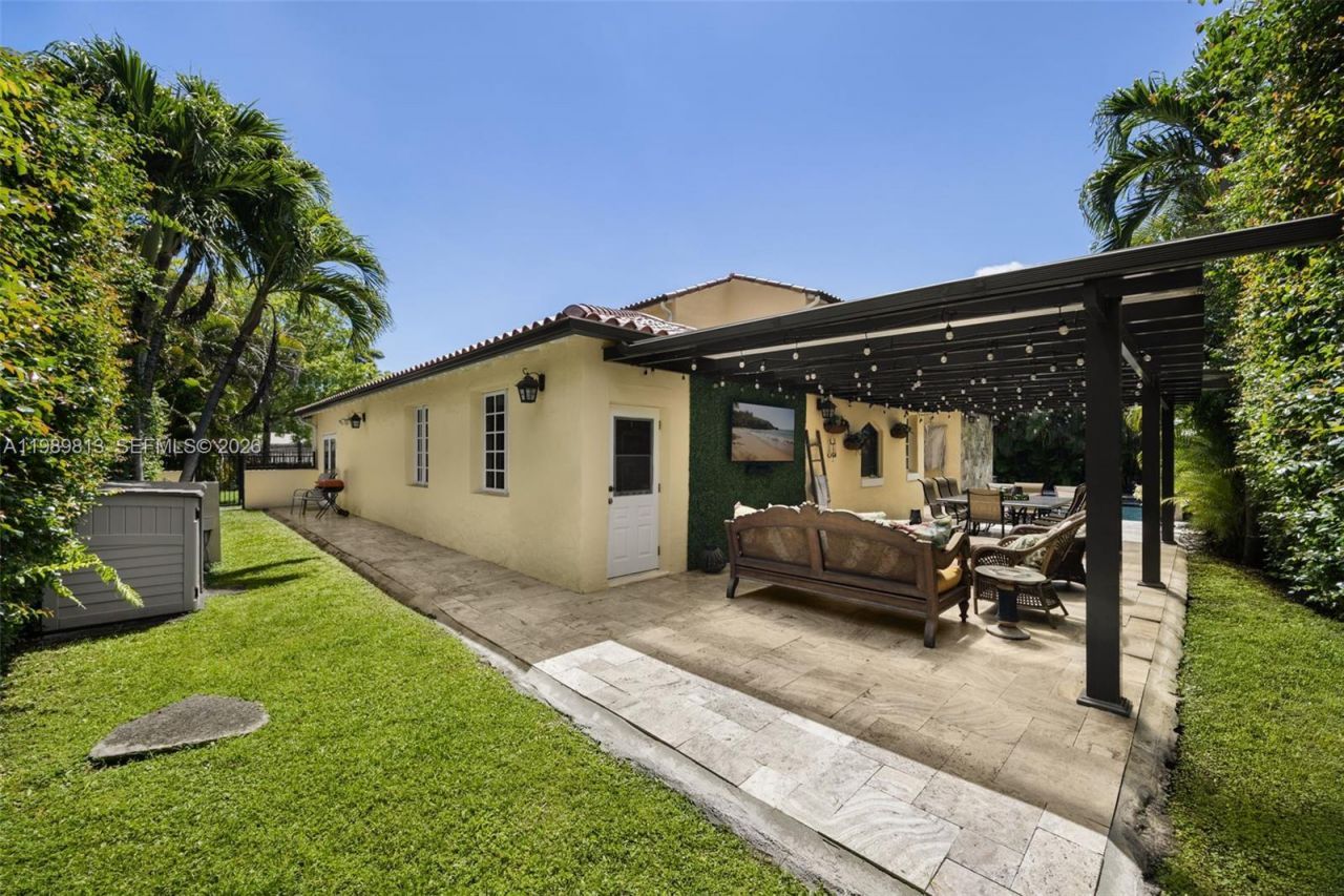 4206 Alhambra Cir, Coral Gables, FL 33146 Photo