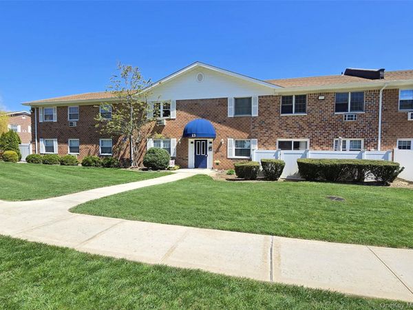 460 Old Town Road , Unit 13K, Port Jefferson Station, NY 11776