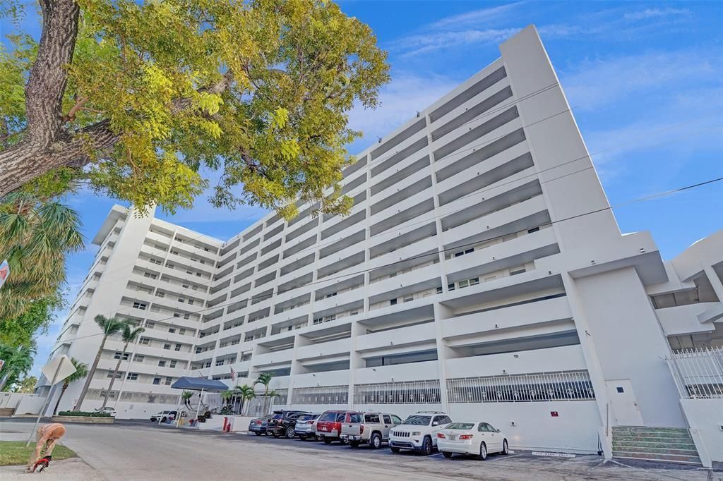 3100 NE 49th Street, Unit 702, Fort Lauderdale, FL 33308 Photo