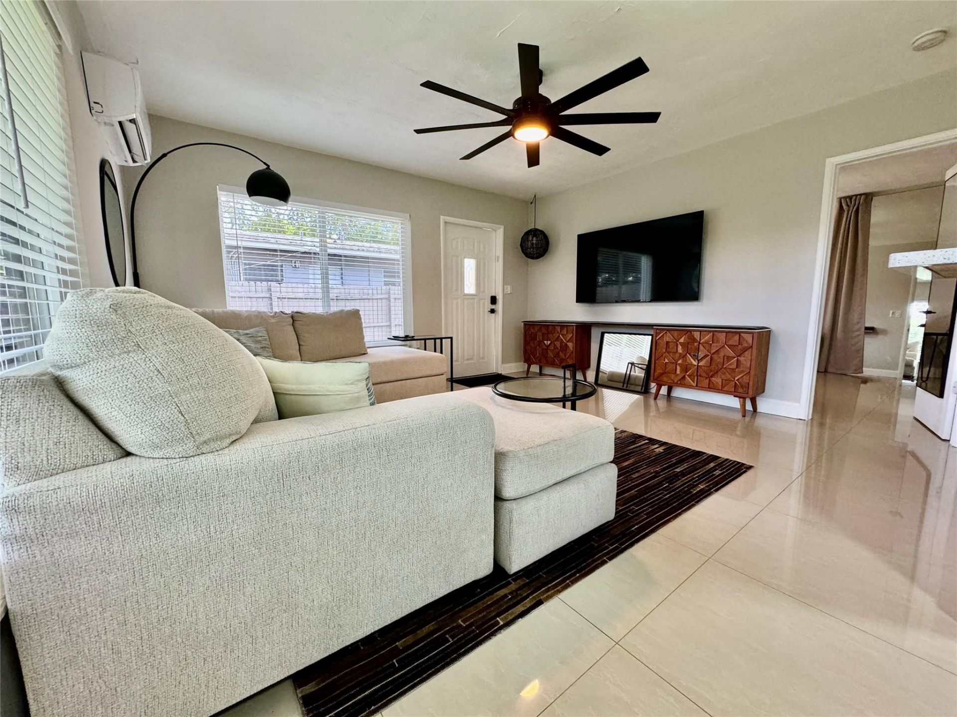 1005 NE 17th Court, Unit B, Fort Lauderdale, FL 33305 Photo