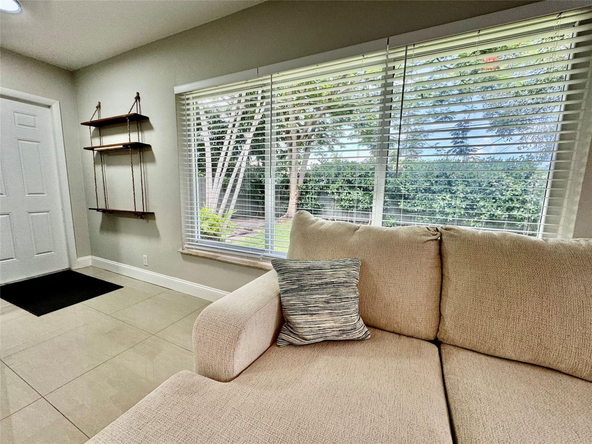 1005 NE 17th Court, Unit B, Fort Lauderdale, FL 33305 Photo