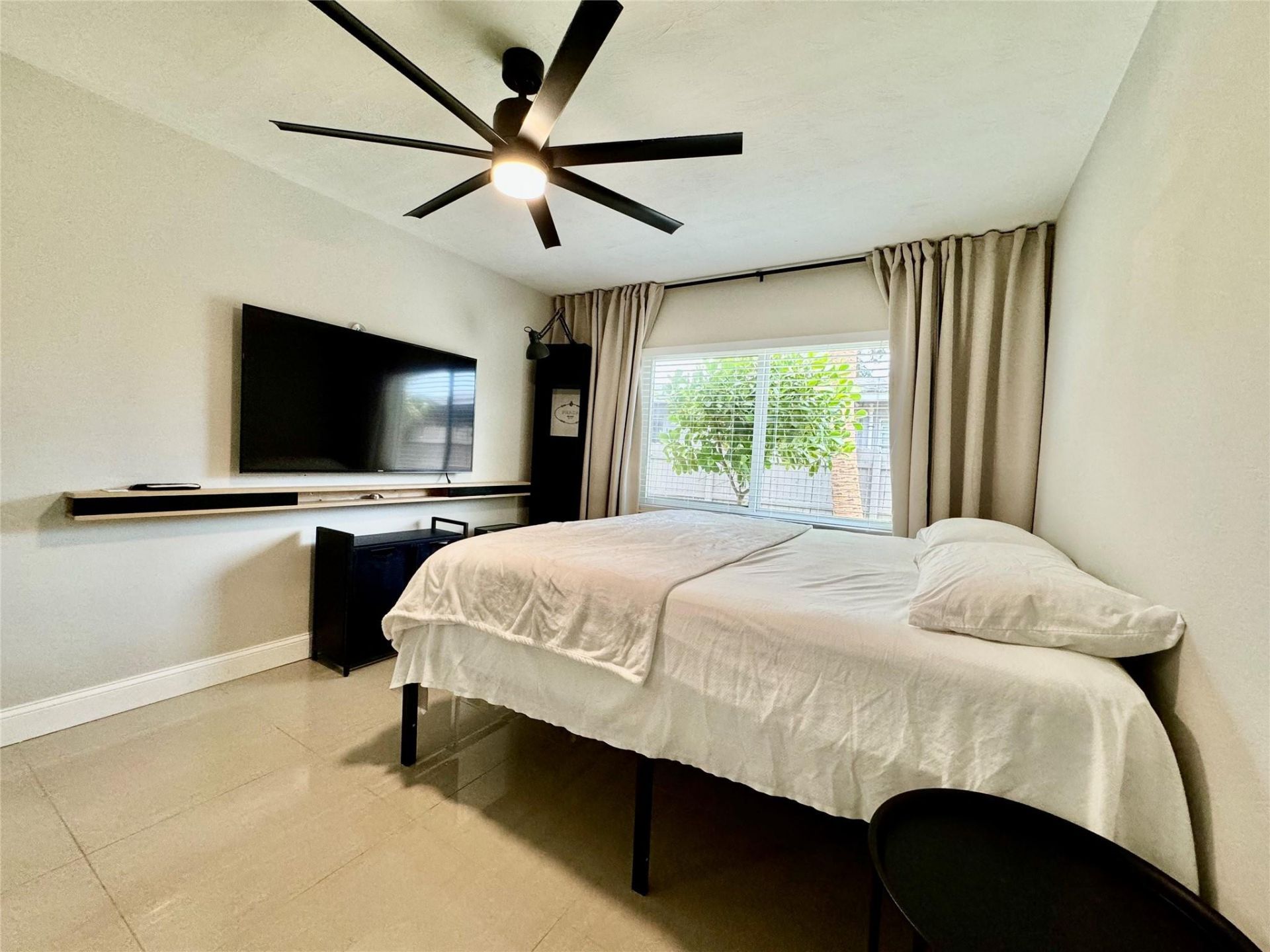 1005 NE 17th Court, Unit B, Fort Lauderdale, FL 33305 Photo