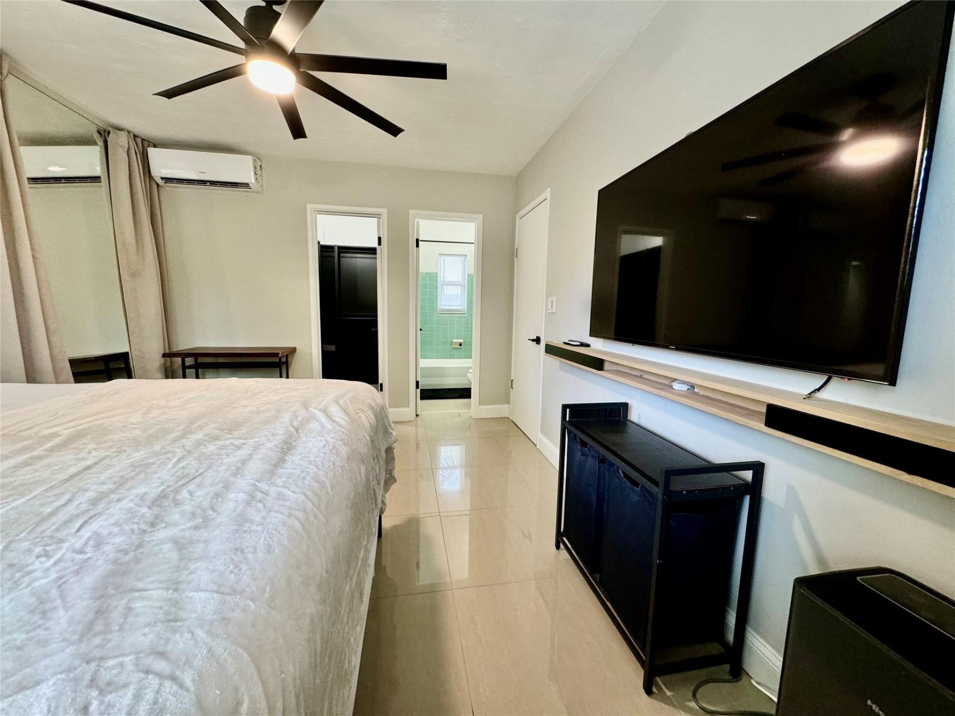 1005 NE 17th Court, Unit B, Fort Lauderdale, FL 33305 Photo