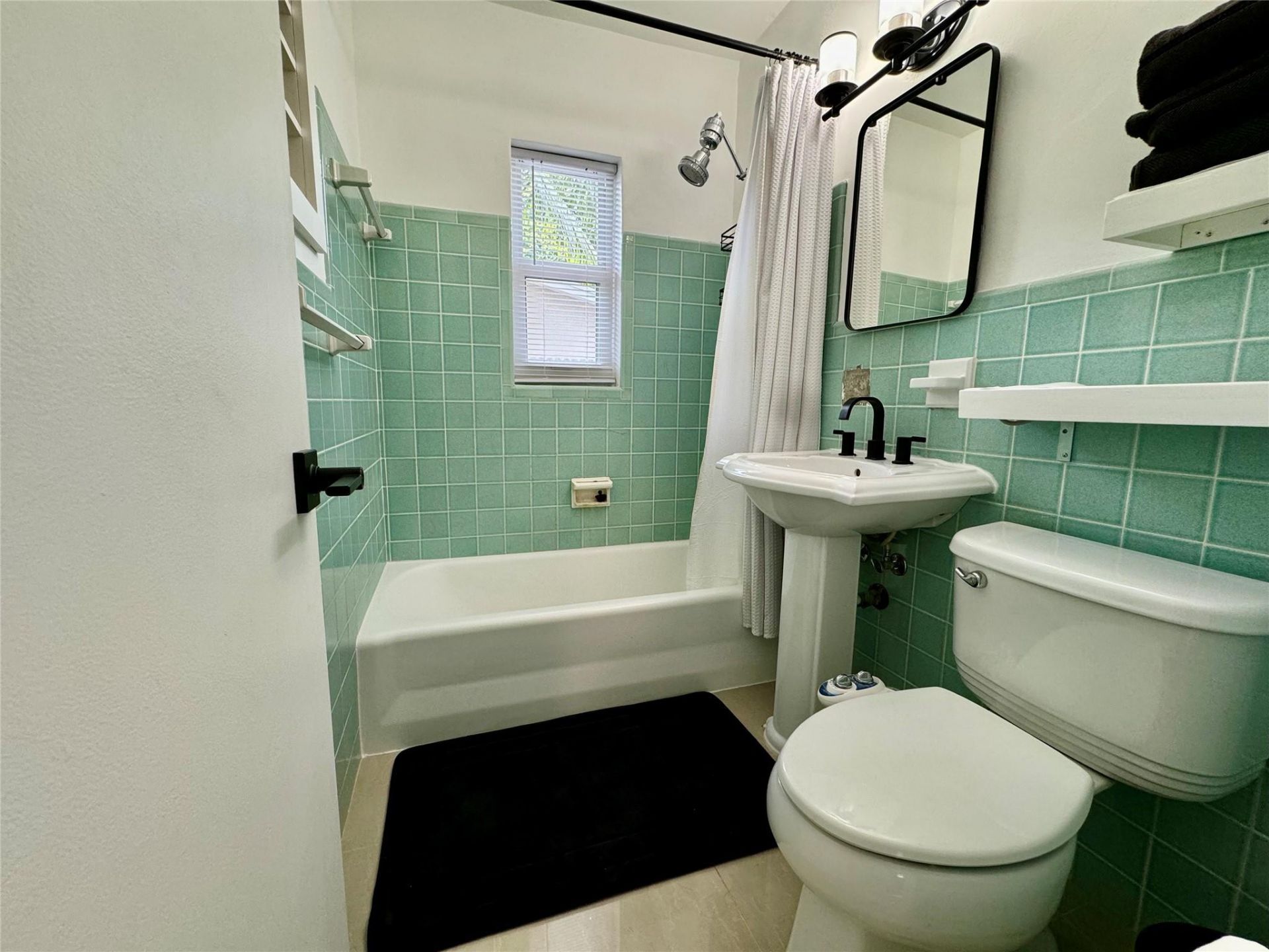 1005 NE 17th Court, Unit B, Fort Lauderdale, FL 33305 Photo