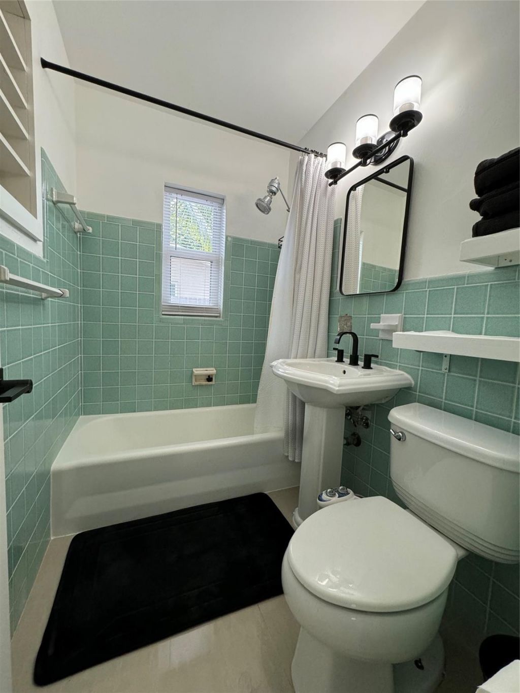 1005 NE 17th Court, Unit B, Fort Lauderdale, FL 33305 Photo