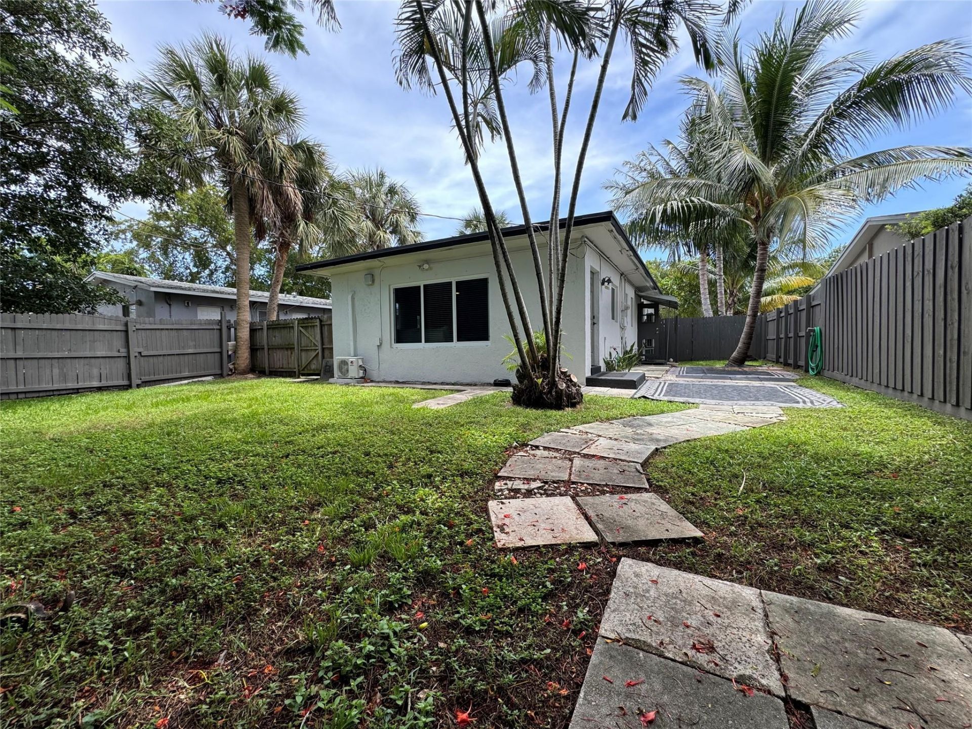 1005 NE 17th Court, Unit B, Fort Lauderdale, FL 33305 Photo