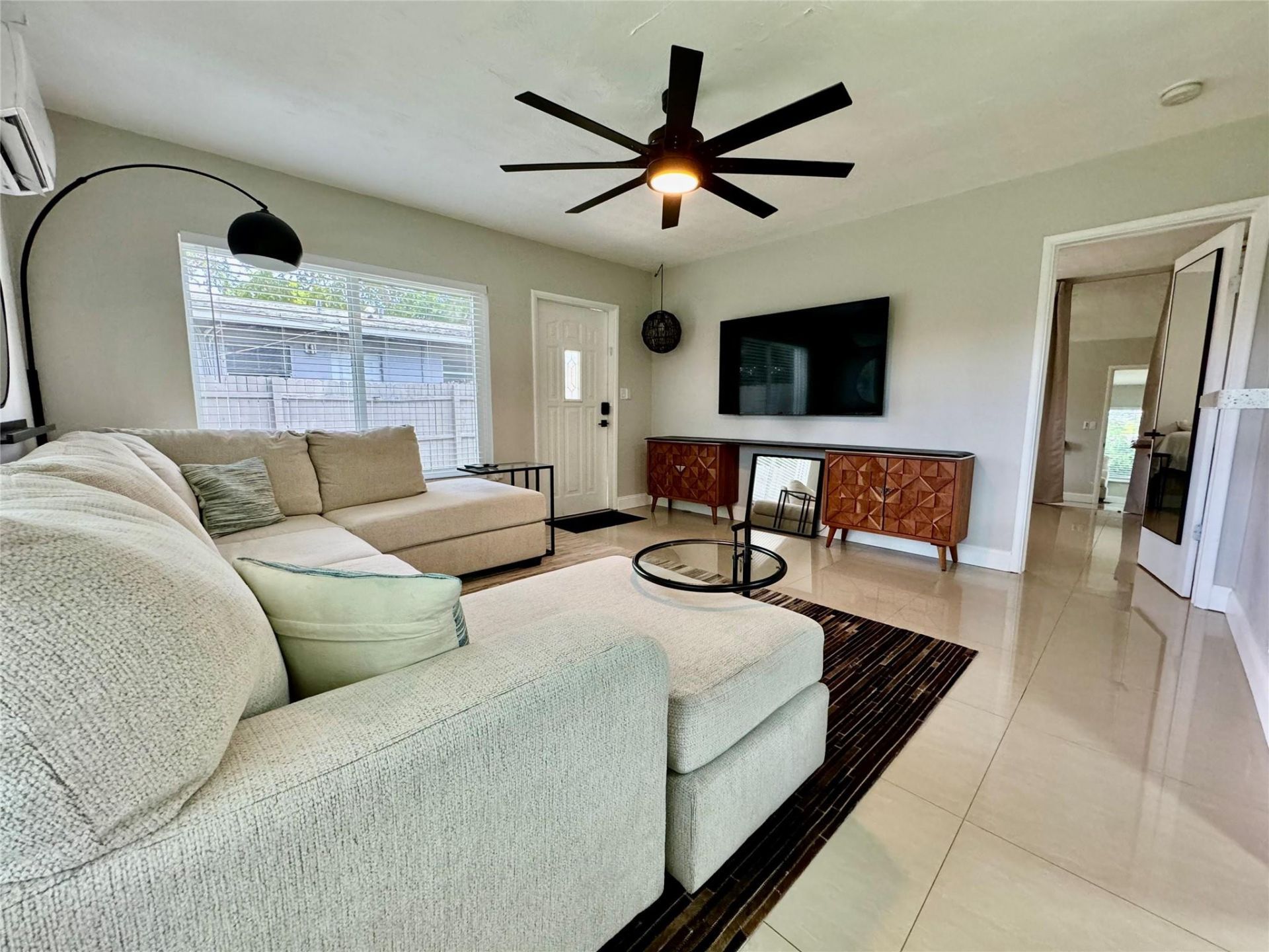 1005 NE 17th Court, Unit B, Fort Lauderdale, FL 33305 Photo