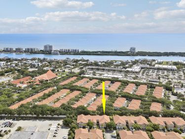 104 Lighthouse Circle, Unit H, Tequesta, FL 33469