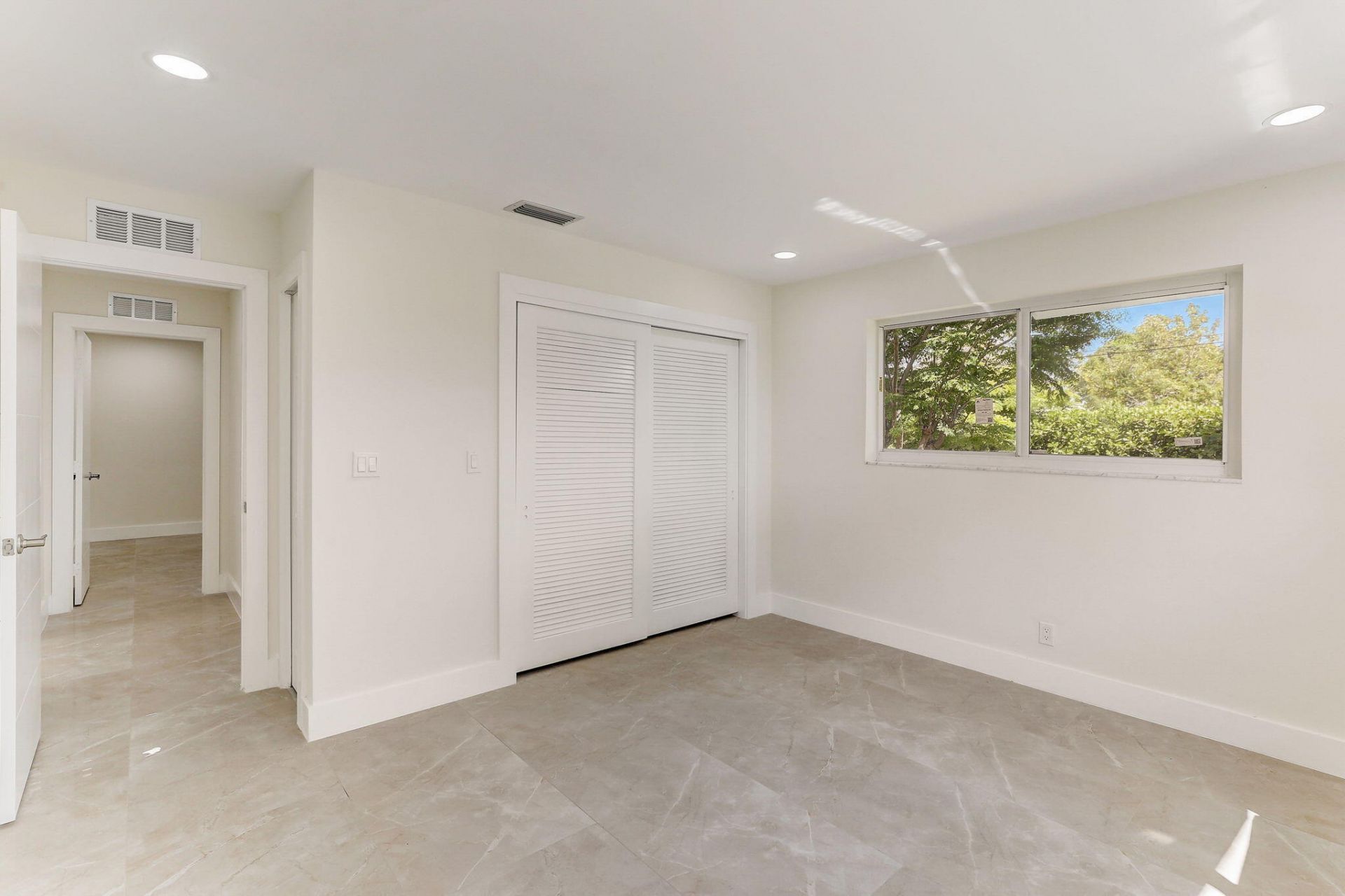 5591 NE 29th Avenue, Fort Lauderdale, FL 33308 Photo