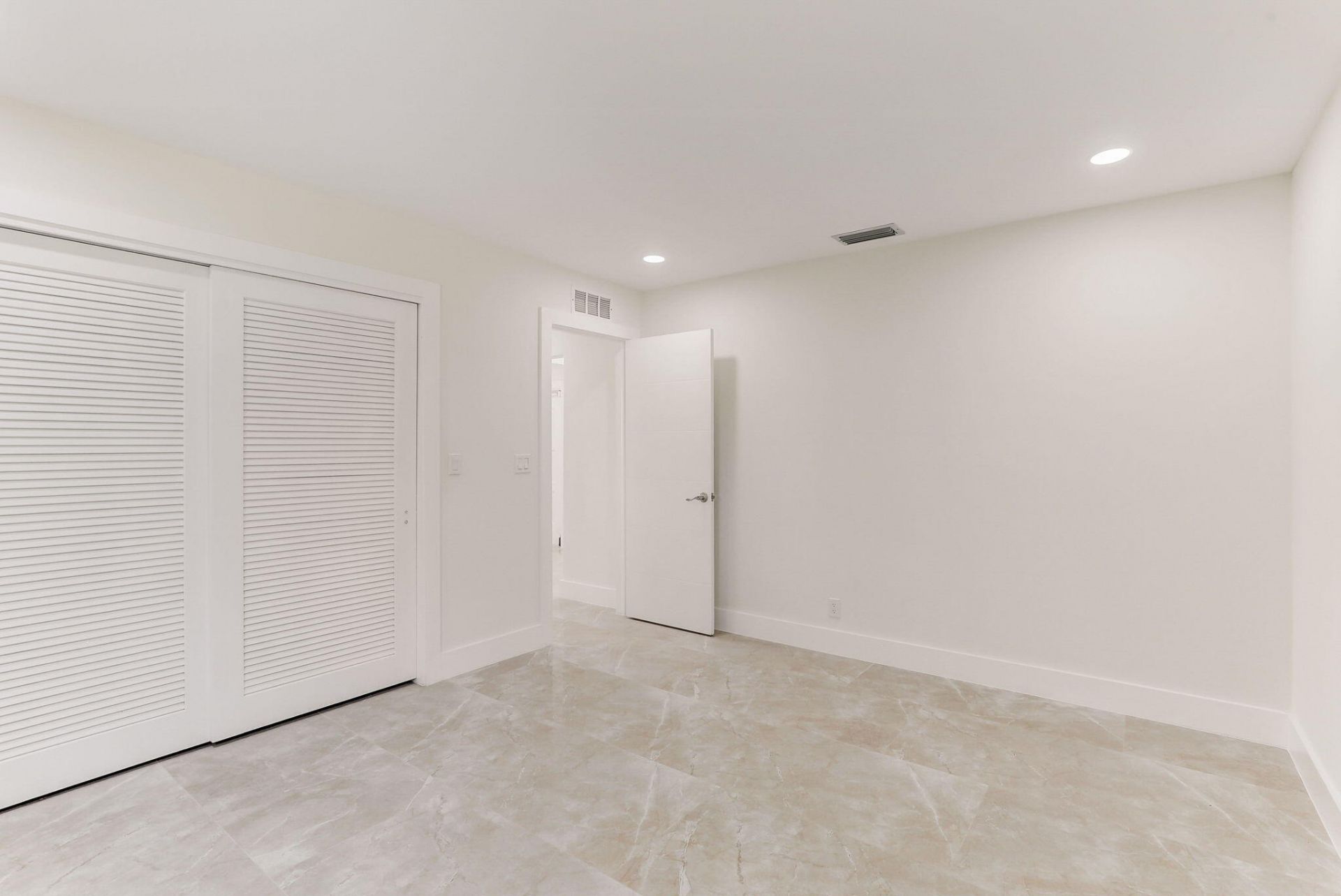 5591 NE 29th Avenue, Fort Lauderdale, FL 33308 Photo