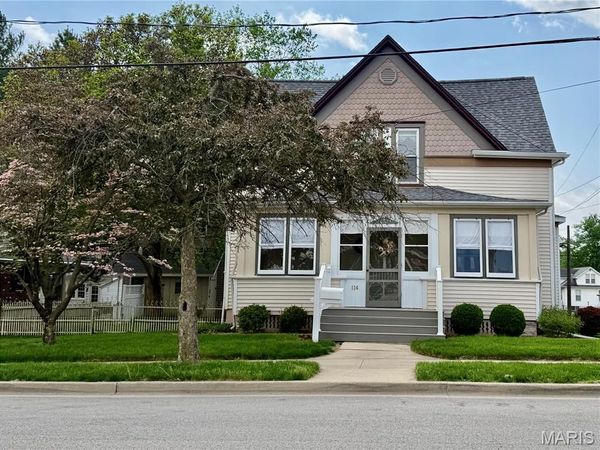 114 E Main Street , Greenville, IL 62246