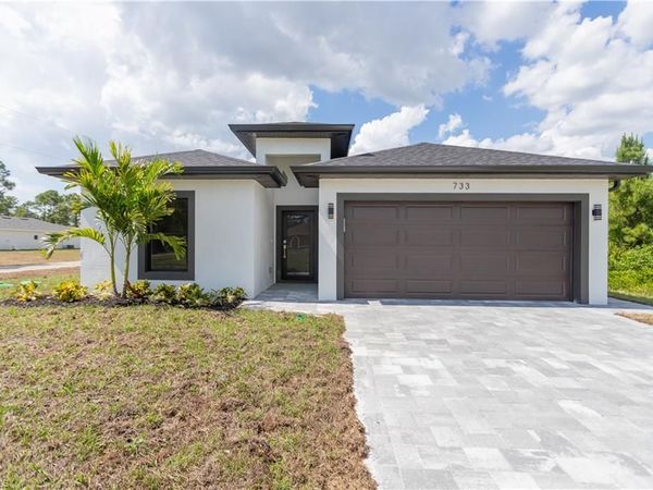 733 Phelps ST E, LEHIGH ACRES, FL 33974