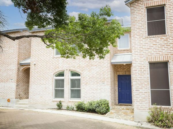 130 Oakwell Farms Parkway, San Antonio, TX 78218