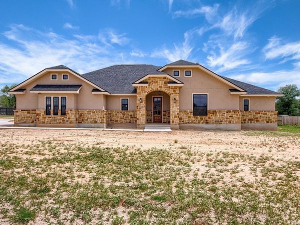 116 Hondo Ridge Dr, La Vernia, TX 78121